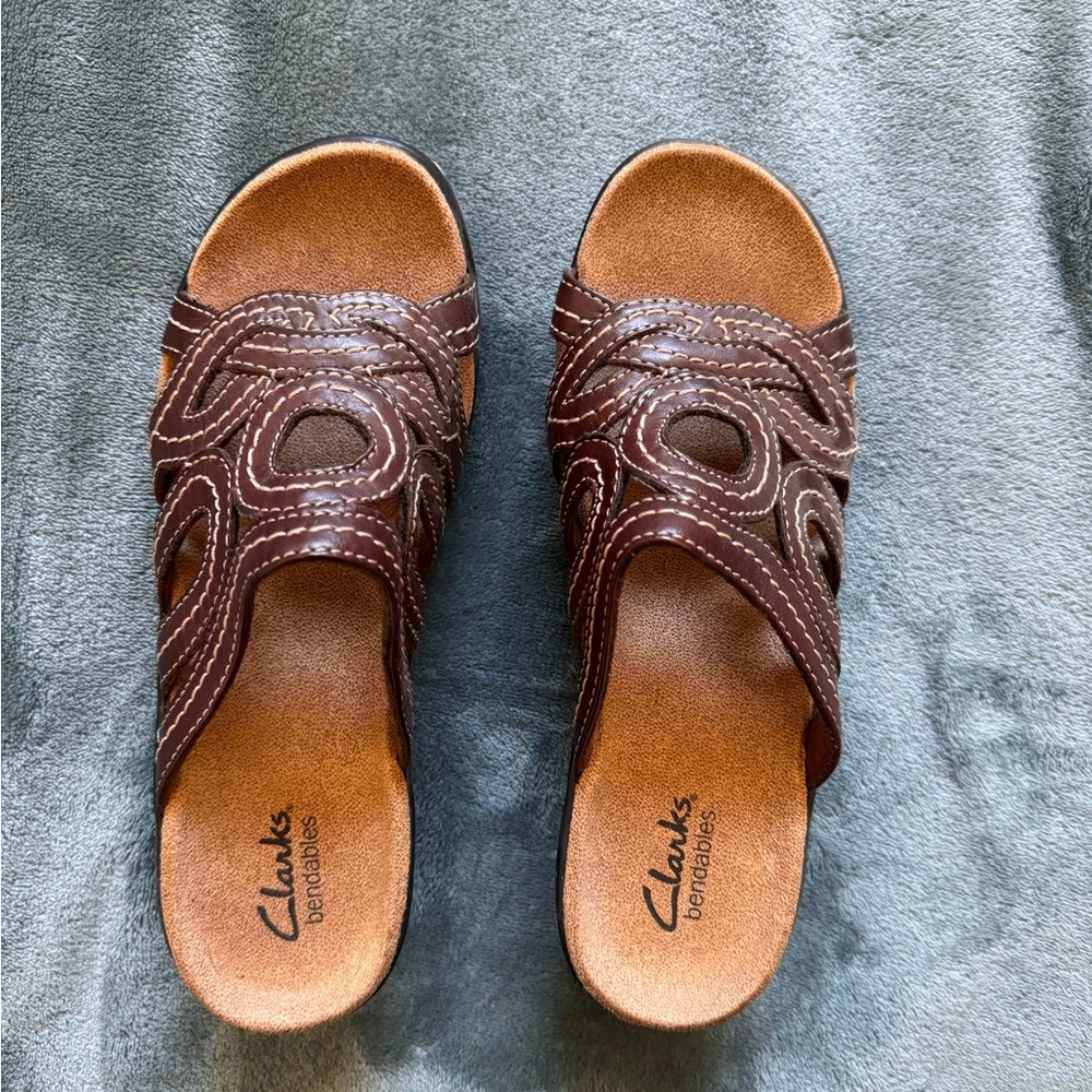 Clarks Sandals Brown - New No Box Size 6.5 Super Cute and comfortable.